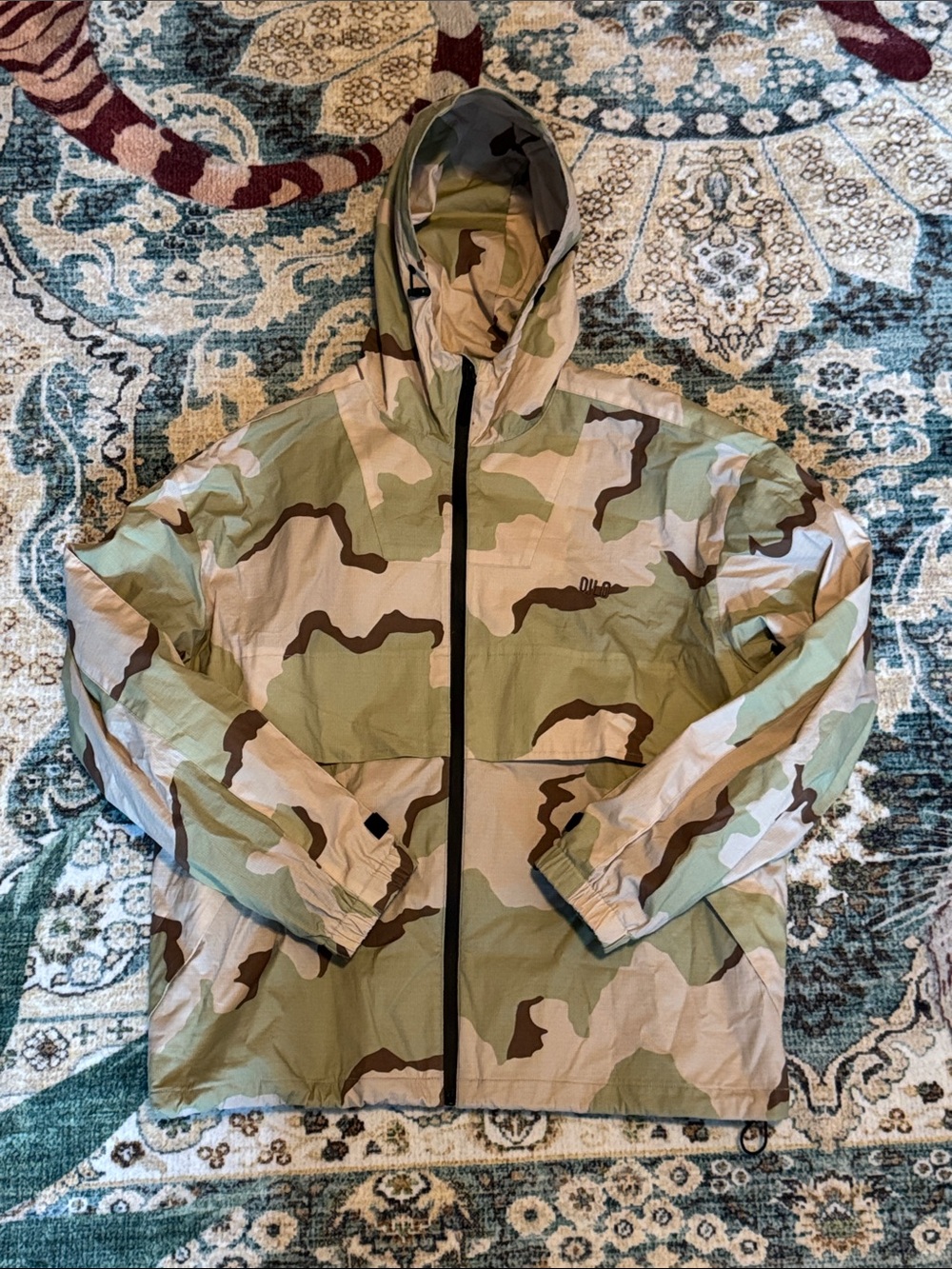 Qilo DCU cam windbreaker - limited edition